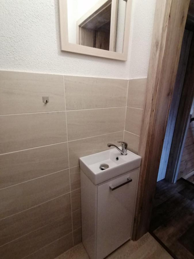 Chata Baska Na Liptove S Vlastnym Dvorom Lipótszentmiklós Kültér fotó