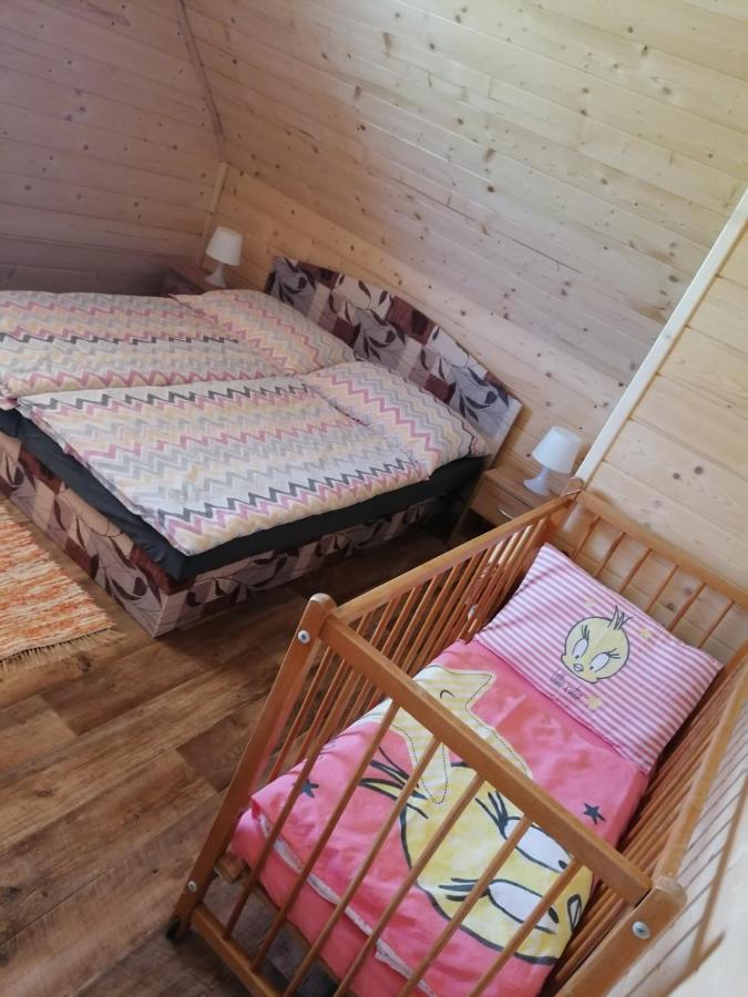 Chata Baska Na Liptove S Vlastnym Dvorom Lipótszentmiklós Kültér fotó