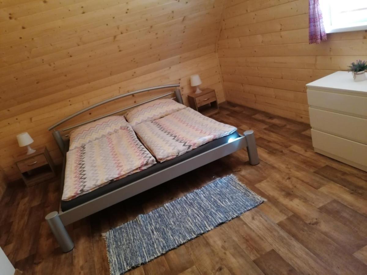 Chata Baska Na Liptove S Vlastnym Dvorom Lipótszentmiklós Kültér fotó